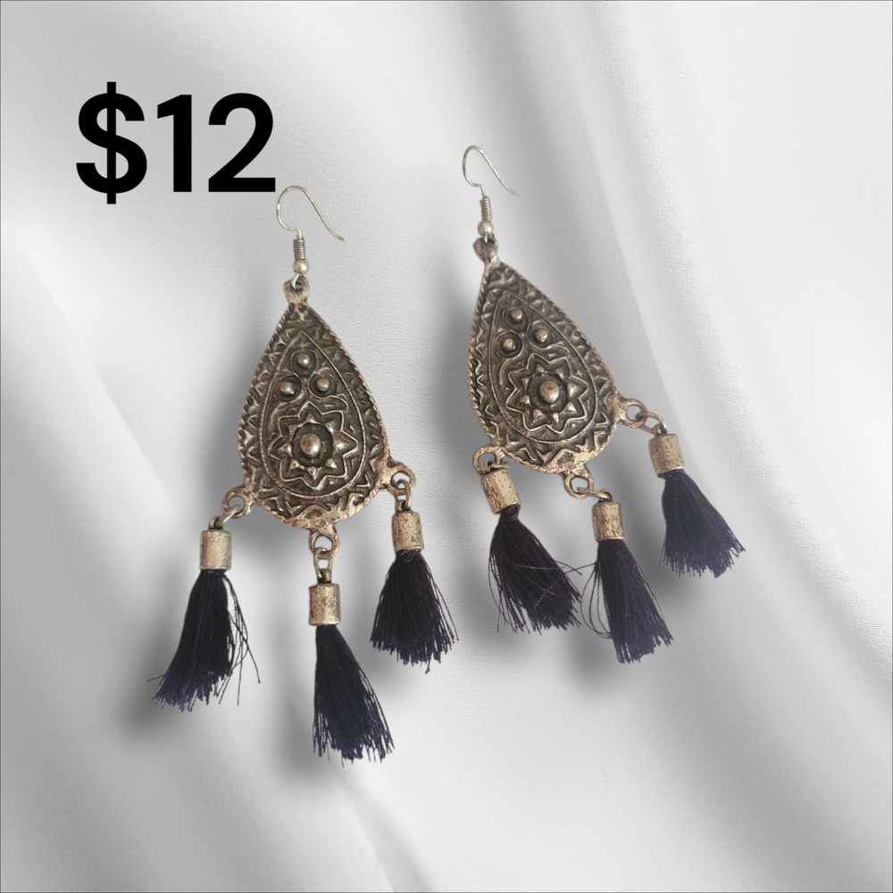 Elegant Gold and Black Tassel Earrings